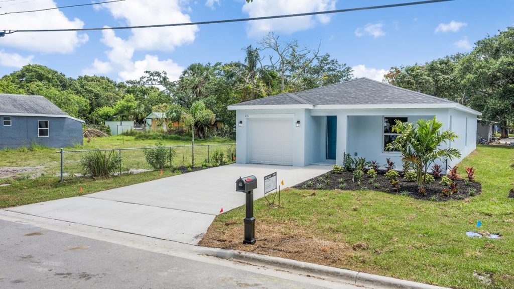 Front of 426 Douglas Court, a three bedroom single story home Eastern Homes built in Fort Pierce